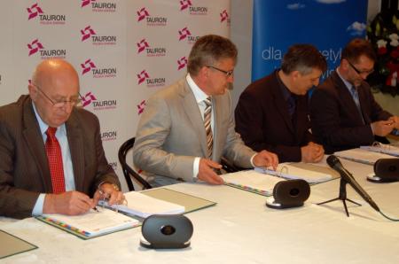 Kontrakt wartości około 230 mln zł podpisano 24 maja 2010 r. w Jaworznie.