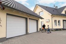 Komfort w dobrej cenie. Co wyróżnia bramę garażową RenoMatic? Komfort w dobrej cenie. Co wyróżnia bramę garażową RenoMatic?