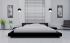 Czarno – biała aranżacja sypialni z wykorzystaniem wiszących Lamp BALL Fot. SPOT Light