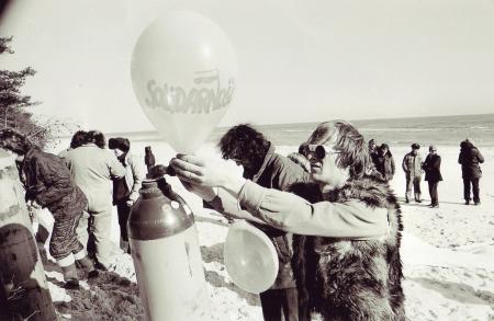 5 czerwca 1982, Bornholm, wypuszczenie balonów z materiałami informacyjnymi