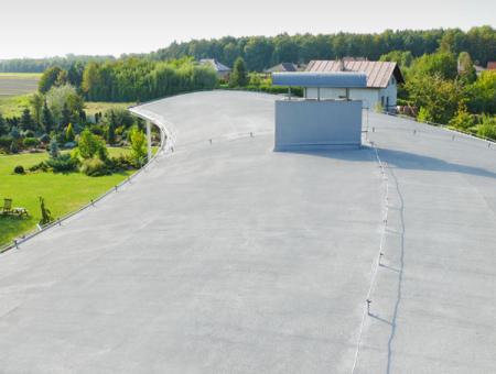 Dachermann - nylon dekarski na dachu budynku w Gliwicach