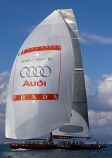 Audi i Prada – dwie mocne marki, jedna jasna linia