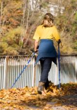 Nordic walking, czyli  benefity z chodzenia z kijkami