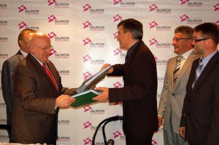 Kontrakt wartości około 230 mln zł podpisano 24 maja 2010 r. w Jaworznie.
