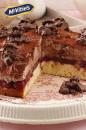 Puszyste ciasto czekoladowo-wiśniowe z ciastkami McVitie’s – przepis