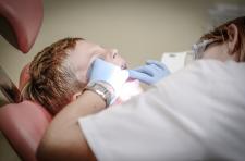 Czy wizyta u dentysty musi boleć?
