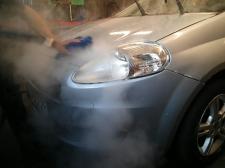Samodzielne mycie auta – oszczędność, która się słabo opłaca
