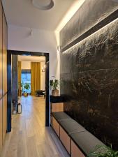 „Przedpokój w roli głównej” – praktyczne i piękne rozwiązania z kamienia naturalnego „Przedpokój w roli głównej” – praktyczne i piękne rozwiązania z kamienia naturalnego