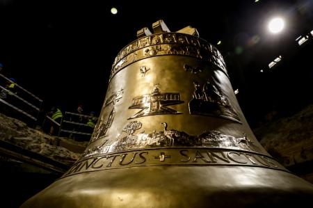 Największy na świecie dzwon kołysany "Vox Patris"