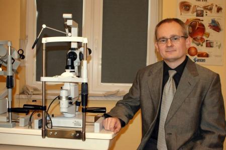 Dr n. med. Wojciech Myga, ordynator oddziału okulistyki w Weiss Klinik.