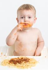 „Zjedz tylko mięsko, warzywa możesz zostawić”  – o  mięsie w  diecie dziecka