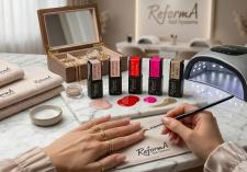 Zatowarowanie salonów kosmetycznych w lakiery hybrydowe, bazy i żele do paznokci