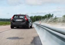 System Volvo wykrywający krawędzie jezdni i bariery drogi