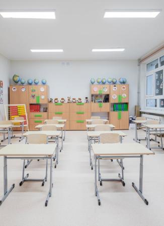 Oświetlenie Lena Lighting w szkole w Bardzie