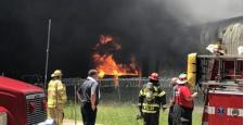 Ogromny pożar w fabryce padów podłogowych ETC