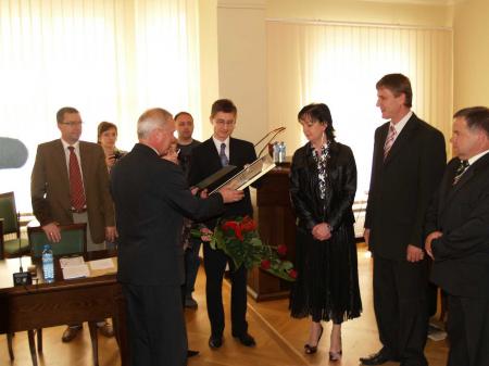 Certyfikaty wręczyli przedstawiciele władz Krotoszyna i Wielkopolskiego Instytutu Jakości