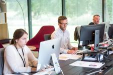 Rola Service Desk i systemów ticketowych w usprawnianiu wsparcia IT