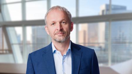Greg Poux-Guillaume, Dyrektor generalny AkzoNobel