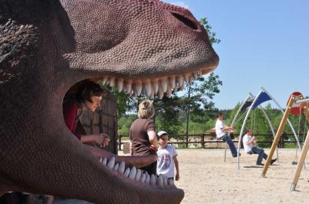 Prawie 200 dinozaurów można podziwiać w Krasiejowie