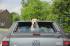 Salon Toyota: Pies w samochodzie