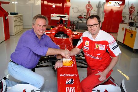 Od lewej: Jewgienij Kasperski oraz Stefano Domenicali (szef Scuredia Ferrari)