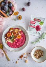 Kolorowy pudding ryżowy z karmelizowaną śliwką