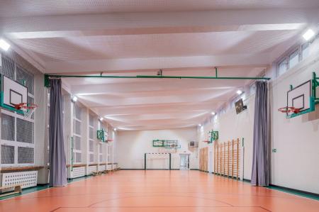 Oświetlenie Lena Lighting w szkole w Bardzie