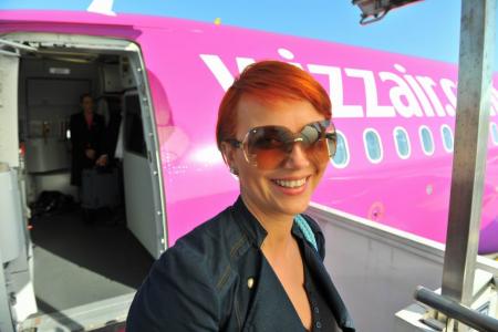 goście dotarli na imprezę samolotem firmy WIZZ AIR