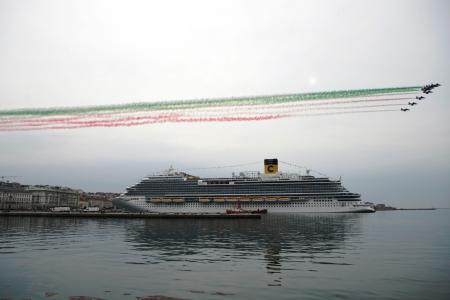 Costa Venezia pokaz akrobacji lotniczych