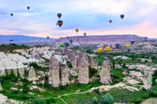 Kapadocja w wiosennym wydaniu – odkryj jeden z największych cudów natury Türkiye (Turcji)