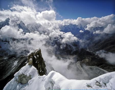 Nepal - między górami fot. M.Arcimowicz