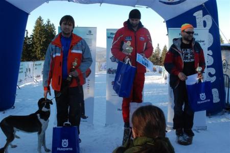 Maciej Tomaszewski (w okularach)