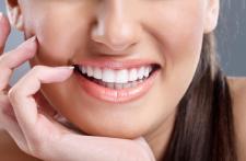 Wszystko, co musisz wiedzieć o wybielaniu zębów