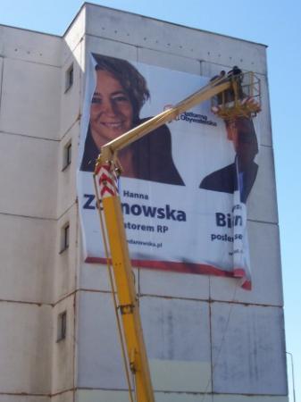 Billboardy w postaci wydruku wielkoformatowego na siatce