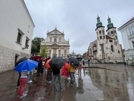 SOFTSWISS pomaga integrować się społeczności IT