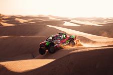 Zespół Yazeed Racing wspierany przez Niterra wygrywa Rajd Dakar 2025