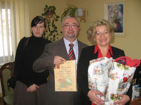 DMD Jawor. Od lewej: Natalia Kużbik, prezes Bohdan Pecuszok, dyr. DMD Irena Nowakowska-Buturla