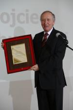Wojciech Gieburowski, Prezes Kolekcji Mebli Klose "Człowiekiem Roku 2010"