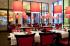 Restauracja Sunlight oferuje śniadania z kawą podawaną do stolika i dania kuchni fusion a la carte