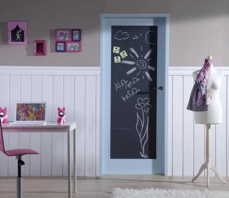 Drzwi HAPPY w aranżacji dziecięcego pokoju  Fot. POL-SKONE