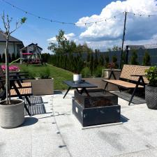Schody i tarasy z kamienia naturalnego  – dlaczego granit to wybór na lata?