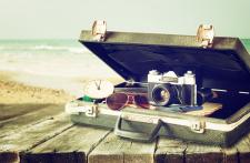 Aparat fotograficzny czy smartfon – z czego częściej korzystamy podczas wakacyjnych wyjazdów?