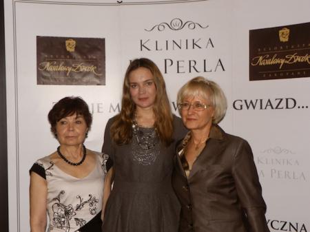 Na zdjęciu stoją od lewej: Bożenna Mirkowska, technolog i kosmetolog LK Ava; Aleksandra Nieśpielak;