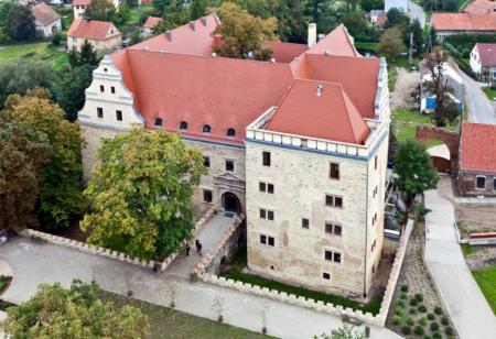 fot. Uroczysko Siedmiu Stawów - zamek