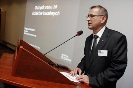 Janusz Adamczyk, prezes KGHM Ecoren, przewodniczył sympozjum poświęconemu związkom renu