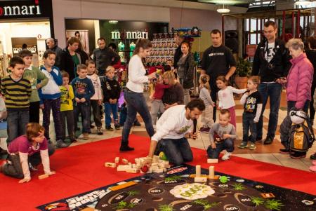 Gra Angry Birds w CH Auchan Bielsko-Biała