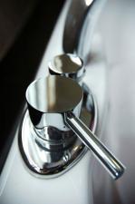 Zlewozmywak emaliowany czy granitowy – który wybrać?