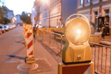 Ostrzegawcze lampy drogowe – fale świetlne i emitery | Rodzaje