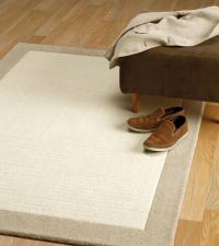 Porada eksperta: Jak czyścić dywany z plam i innych zabrudzeń?
