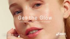Blask napędzany ruchem. Get The Glow, pierwsza kampania ASICS w sektorze beauty